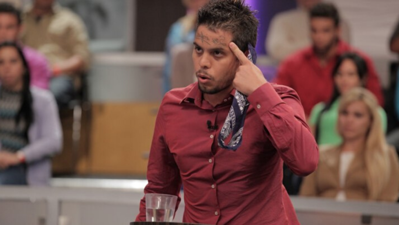 Novia tras infidelidad de su pareja decide tatuarle la frente