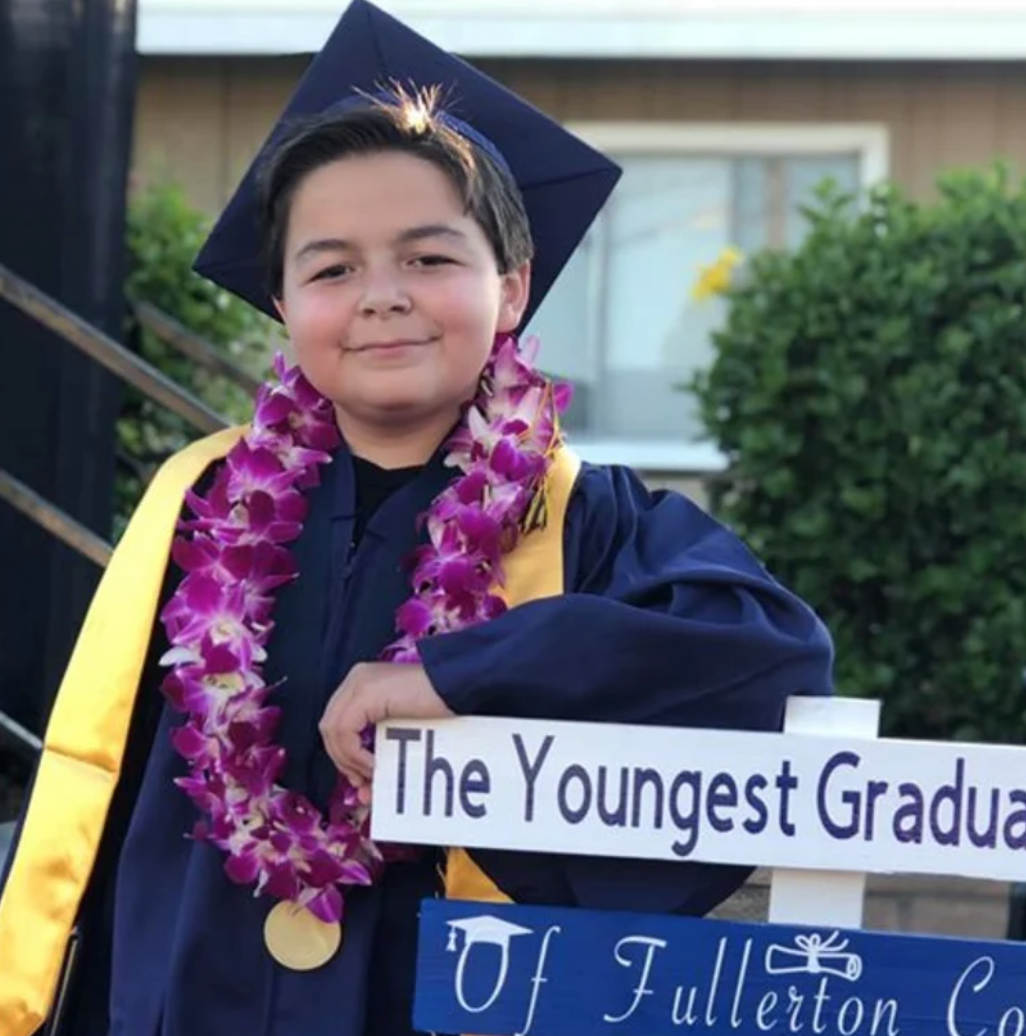 Joven de 15 años, así logró obtener 5 títulos Universitarios 