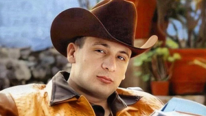 Valentín Elizalde: Crean "juguete" mini de la camioneta donde perdió al vida