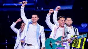 ¿Grupo Firme estaría en el show de medio tiempo del Super Bowl?