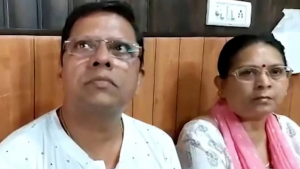 Papás demandan a su hijo por no darle un nieto después de casarse