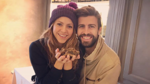 Piqué termina con su novia y busca a Shakira para que lo perdone