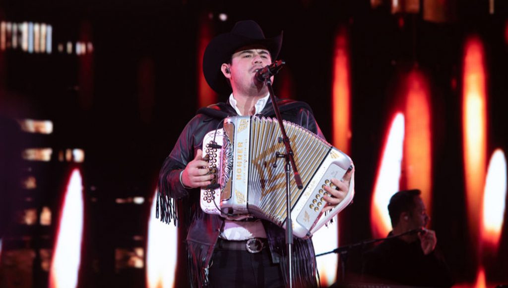 ¿Quién es Alfredo Olivas? La historia, vida y legado musical del cantante