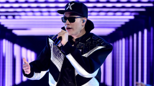 Raymix anuncia nueva gira.