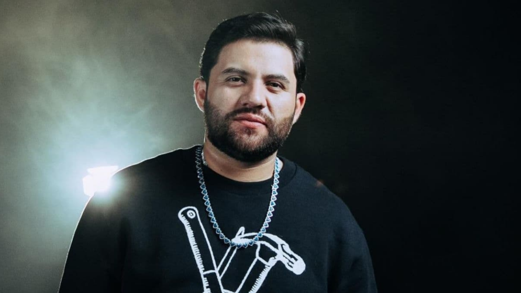 Luis R Conriquez se niega a cantar corridos