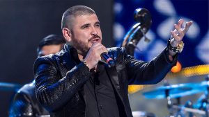 El Komander actuación