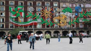 Daily Life In The Zocalo Of Mexico City