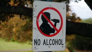 No alcohol sign in a public park