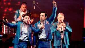 La Arrolladora Banda el Limón de René Camacho