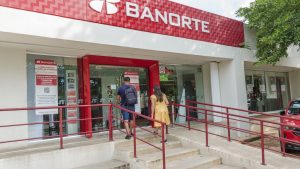 Merida, Mexico, Zona Paseo Montejo Centro, Banorte branch bank with customers entering