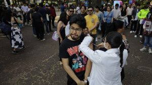 Health Authorities In Mexico City Extend Mass Measles Vaccination Campaign In The Capital
