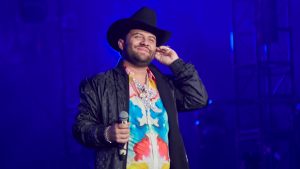 Luis R Conriquez es el que más ha sufrido por no poder tocar corridos