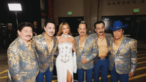 Karol G - Los Tigres del Norte